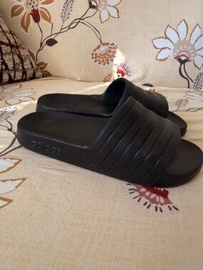 adidas Men’s Black Slide Sandals with Textured Strap